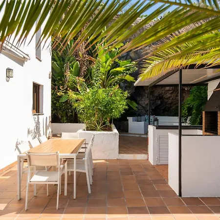 Con Piscina Privada, Vistas Y Jardin Villa