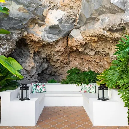 Villa Con Piscina Privada, Vistas Y Jardin *
