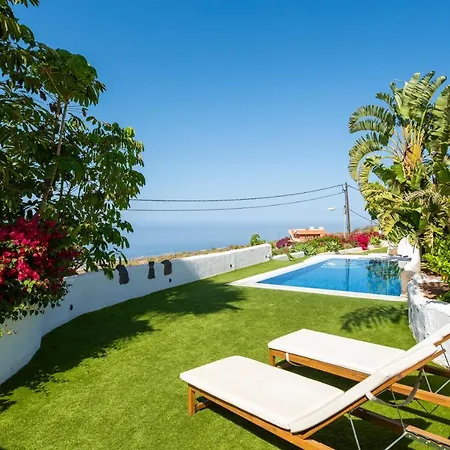 Con Piscina Privada, Vistas Y Jardin *